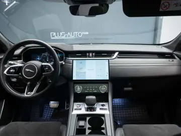 Jaguar F-Pace SVR AWD