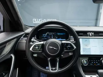 Jaguar F-Pace SVR AWD