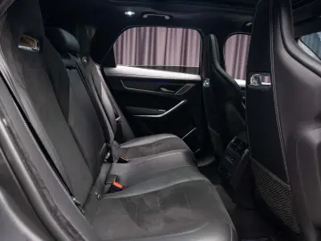 Jaguar F-Pace SVR AWD