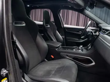 Jaguar F-Pace SVR AWD