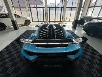 LAMBORGHINI Huracán STO Full Carbon Lifting Camera