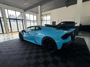 LAMBORGHINI Huracán STO Full Carbon Lifting Camera