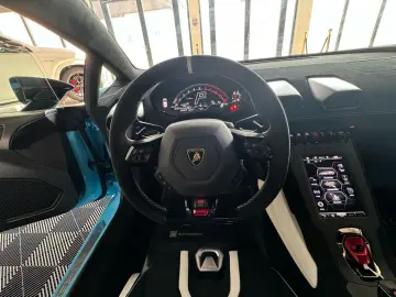 LAMBORGHINI Huracán STO Full Carbon Lifting Camera