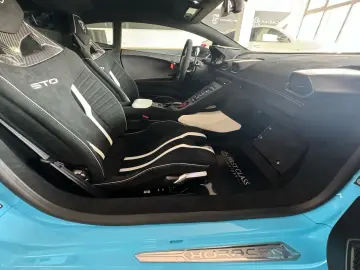 LAMBORGHINI Huracán STO Full Carbon Lifting Camera