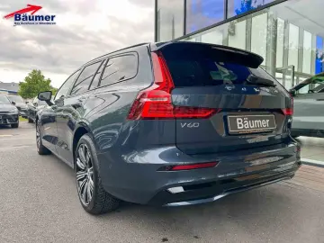 VOLVO V60 Plus Dark B4 Mild-Hybrid Automatik  PANO