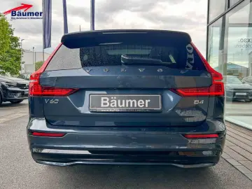 VOLVO V60 Plus Dark B4 Mild-Hybrid Automatik  PANO