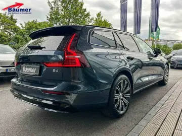 VOLVO V60 Plus Dark B4 Mild-Hybrid Automatik  PANO