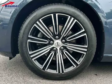 VOLVO V60 Plus Dark B4 Mild-Hybrid Automatik  PANO