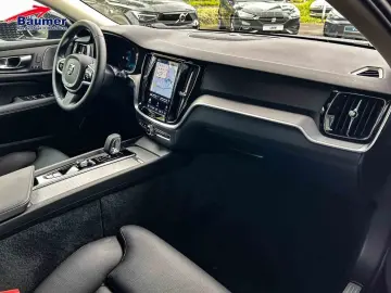 VOLVO V60 Plus Dark B4 Mild-Hybrid Automatik  PANO