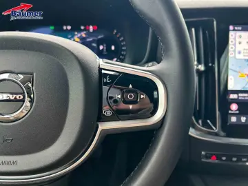 VOLVO V60 Plus Dark B4 Mild-Hybrid Automatik  PANO