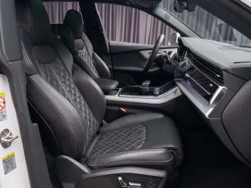 Audi Q8 S line 2024 Garantie 2 ani!
