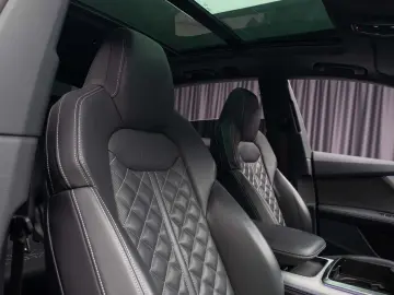 Audi Q8 S line 2024 Garantie 2 ani!