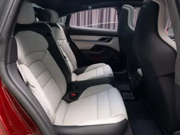 Porsche Taycan GTS