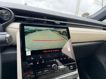Lexus LBX Elegant  Leather White  LED  Camera