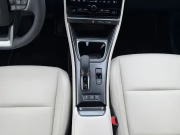 Lexus LBX Elegant  Leather White  LED  Camera