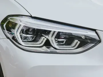 BMW X3 xDrive30e Luxury Line