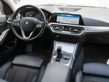 BMW Seria 3 320d xDrive Aut. Sport Line