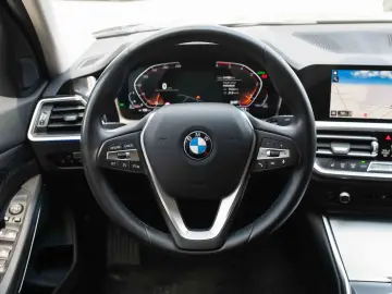 BMW Seria 3 320d xDrive Aut. Sport Line