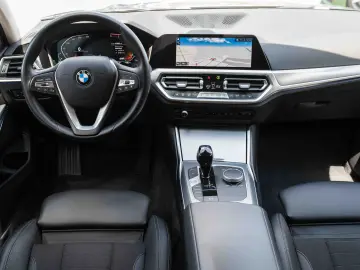 BMW Seria 3 320d xDrive Aut. Sport Line