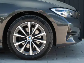 BMW Seria 3 320d xDrive Aut. Sport Line