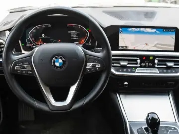 BMW Seria 3 320d xDrive Aut. Sport Line