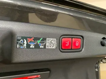 MERCEDES-BENZ E 400 e 4M Limo  EXCLUSIVE MEMO HUD PANO SHZ