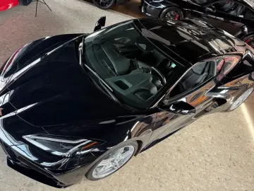 CORVETTE C8 Coupé Targa  2LT  UNFALLFREI
