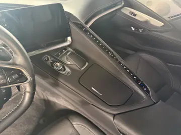 CORVETTE C8 Coupé Targa  2LT  UNFALLFREI