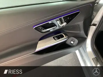 MERCEDES-BENZ CLE 300 4M AMG Distronic LED Memory Night 360
