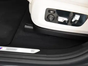 BMW X6 xDrive30d M Sport Pro DriveAssProf Pano 360
