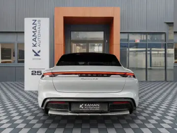 Porsche Taycan Cross Turismo 4 S Performance 21  Alu