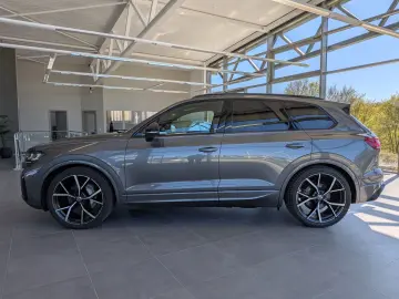 VW Touareg 3.0TDI 4M R-Line VOLL Black 22