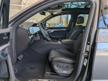 VW Touareg 3.0TDI 4M R-Line VOLL Black 22