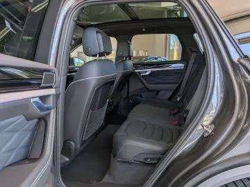 VW Touareg 3.0TDI 4M R-Line VOLL Black 22