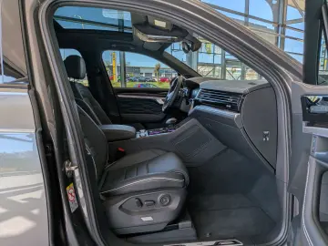 VW Touareg 3.0TDI 4M R-Line VOLL Black 22