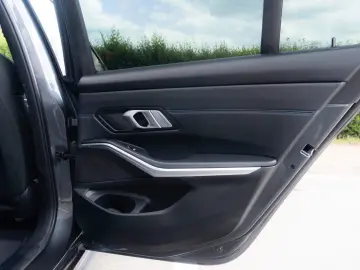BMW M340 i xDrive_HUD_CarbonTrim_Laser