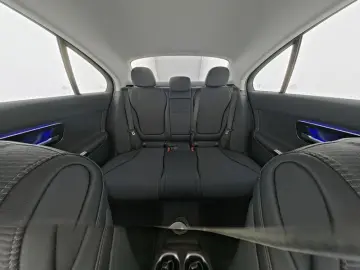 MERCEDES-BENZ C 180 AVANTGARDE ADVANCED BURMESTER TOTWINKEL