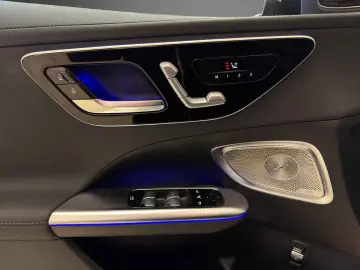 MERCEDES-BENZ C 300 d AMG 360  AHK HUD MEMORY Pano NIGHT 19