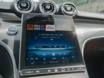 MERCEDES-BENZ C 200 AMG-Sport Pano Burm 360 Memo Winter