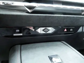 DS DS 4 E-TENSE 225 Performance Line   MATRIX-LED