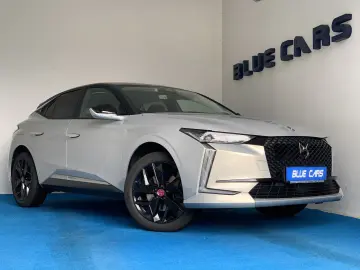 DS DS4 Performance Line  HUD ACC CAM NAV SHZ Apple