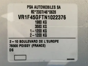 DS DS4 Performance Line  HUD ACC CAM NAV SHZ Apple