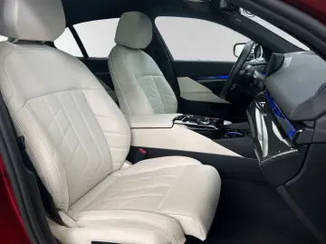 BMW 550e xDrive M Sport Pro AHK Pano 21 LMR