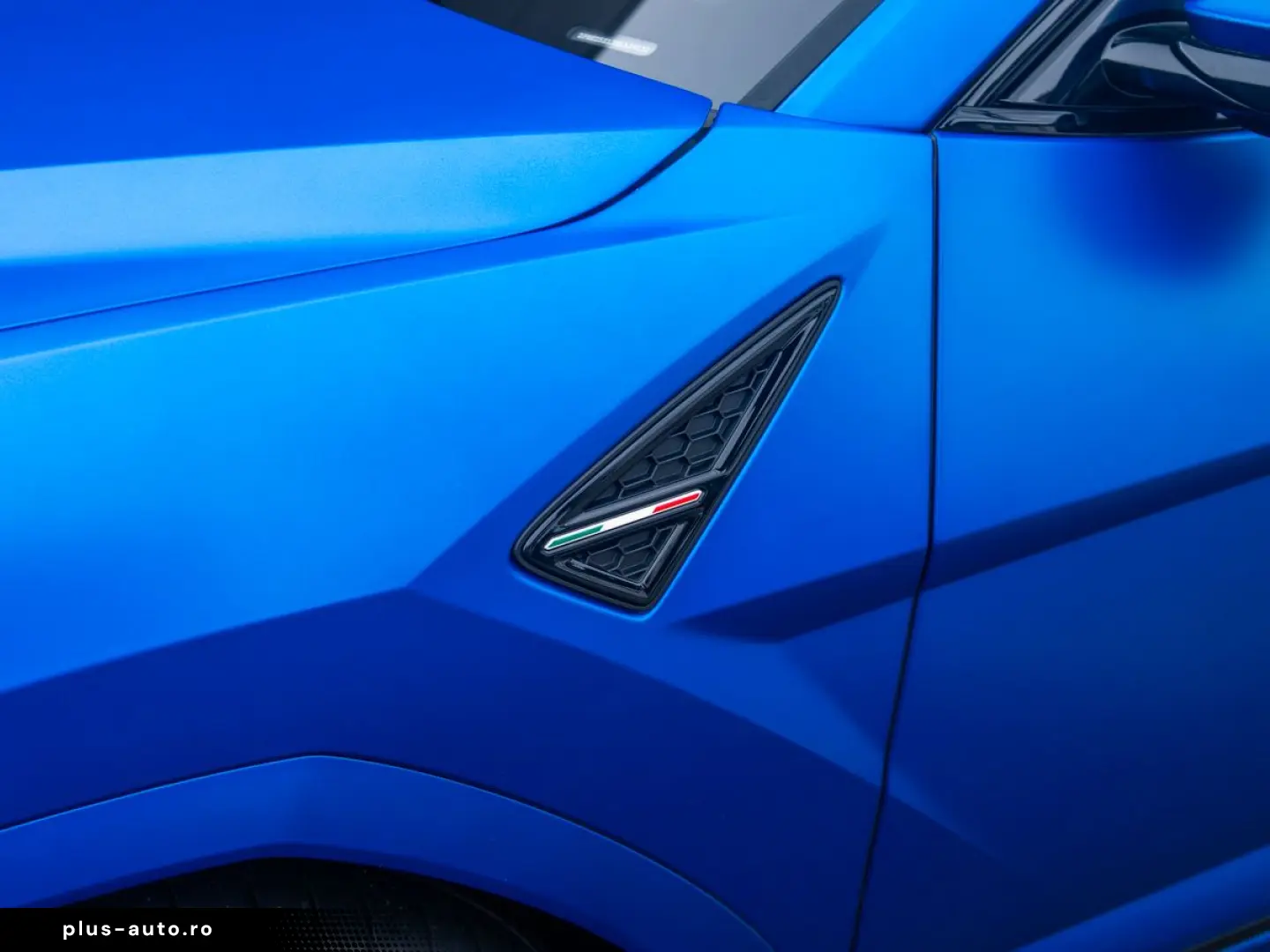 LAMBORGHINI Urus SE   AdPersonam Akra   Lamborghini Nürnberg