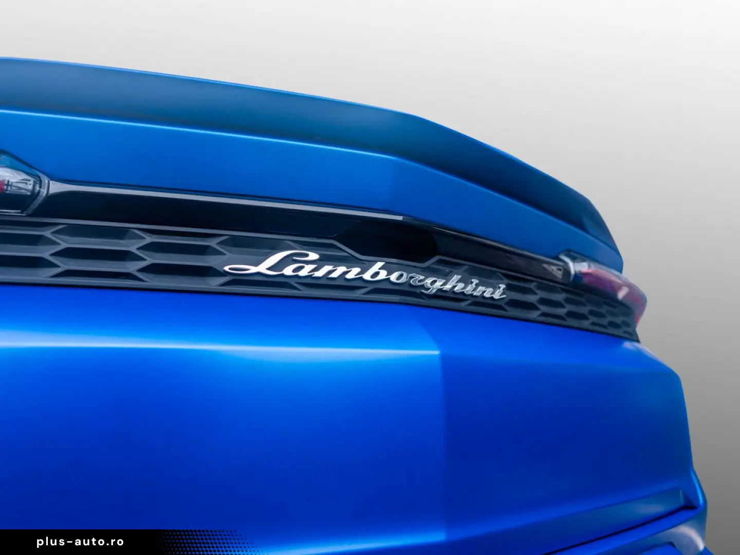 LAMBORGHINI Urus SE   AdPersonam Akra   Lamborghini Nürnberg
