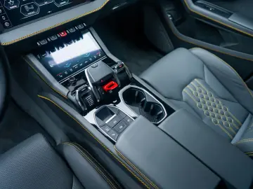 LAMBORGHINI Urus SE   AdPersonam Akra   Lamborghini Nürnberg