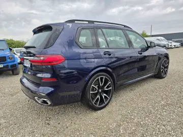 Bmw X-7