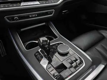 Bmw X-7