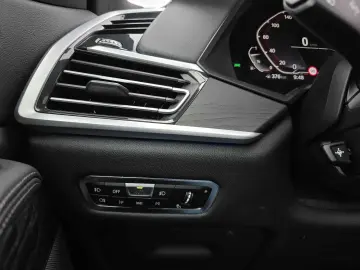 Bmw X-7