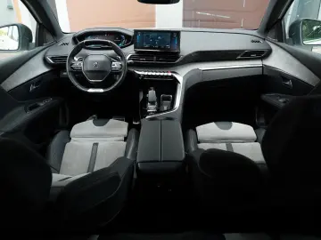 Peugeot 3008 PHEV 300 EAT8 4X4 Allure Pack